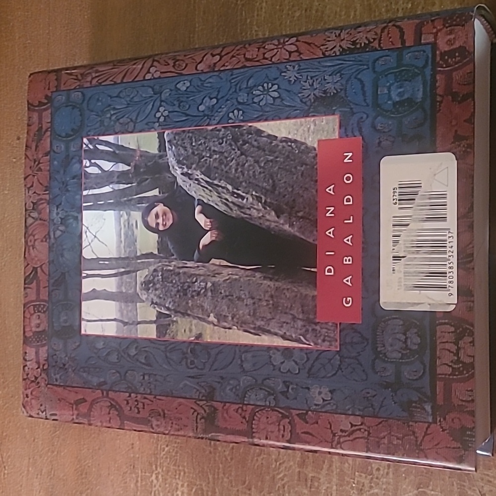 The Outlandish Companion Book by Diana Gabaldon - Picture 7 of 9